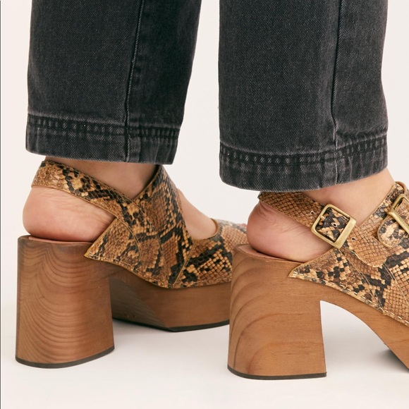 Free People Belem’s platform clog - Picture 4 of 13